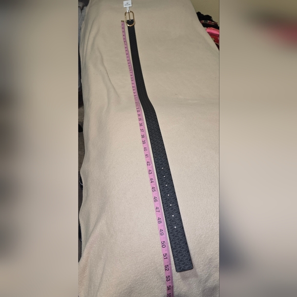 NWT Michael Kors Dark Brown/Black Logo Belt With Gold Hardware - Picture 9 of 10
